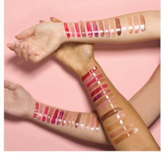 Iconic Red - Cream Unlimited Lip Gloss - Mary Kay Exclusive - Picture 11 of 11